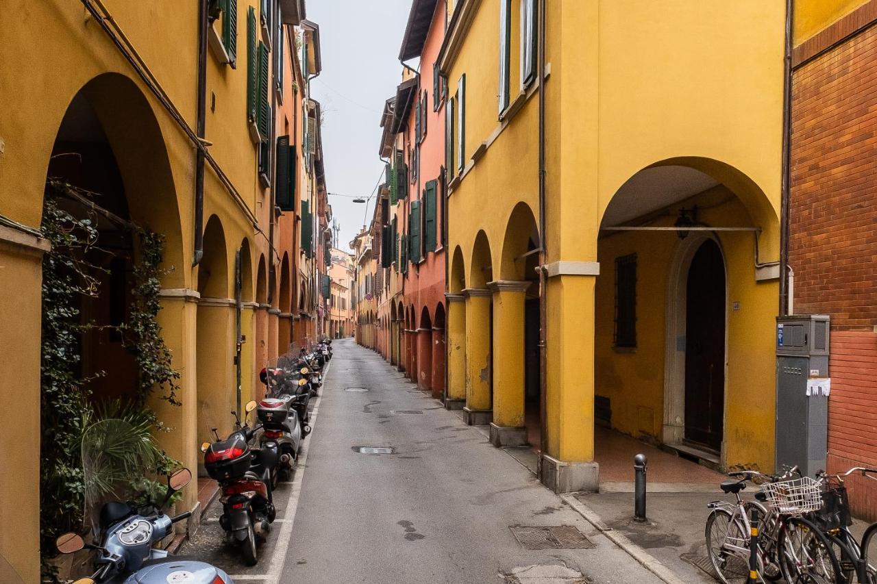 Апартаменты Sotto I Portici Di Болонья Экстерьер фото